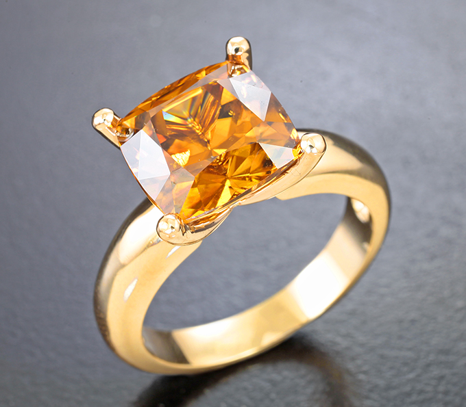 Золото Кольцо с цирконом 7,57 карата