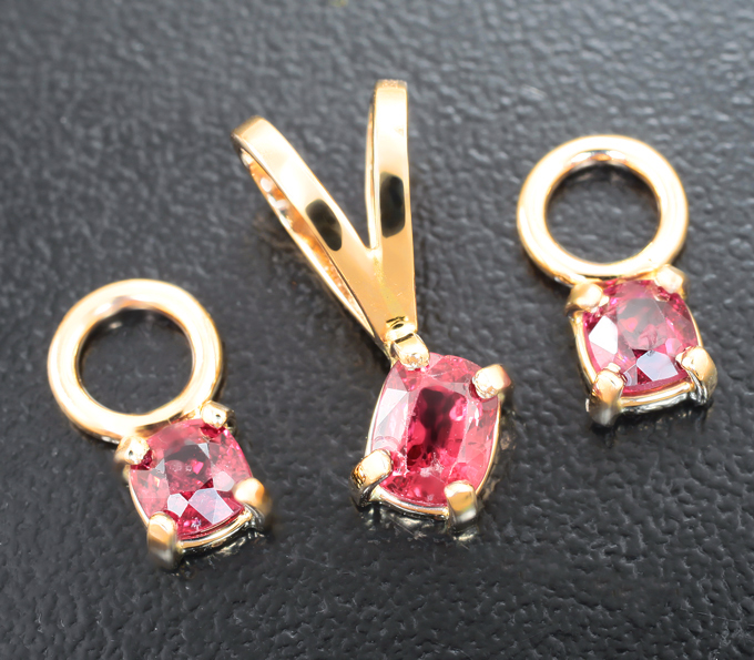 Золото Комплект с оранжево-красными шпинелям 1,43 карата