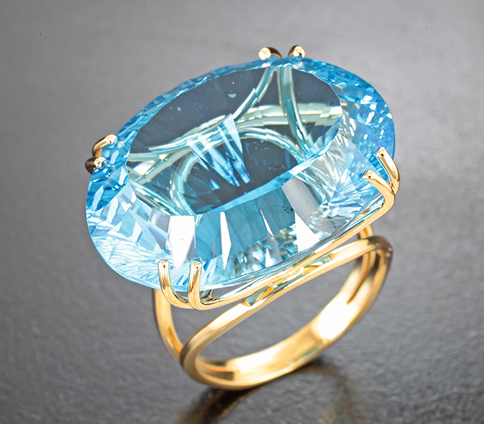 Золото Кольцо с чистейшим топазом лазерной огранки 41,74 карата