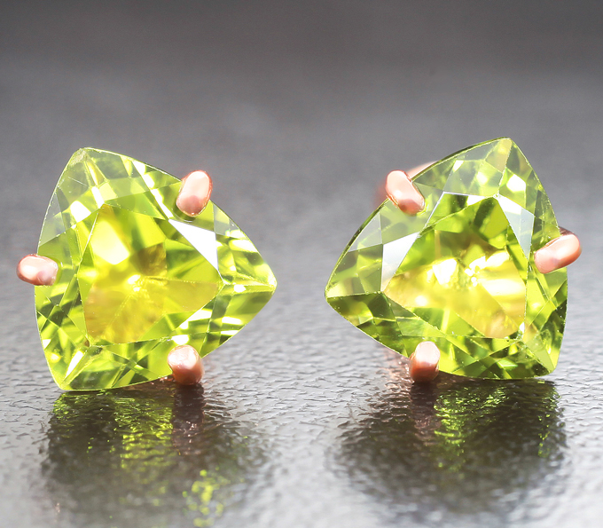 Серебро 925 Пусеты с перидотами 3,98 карата