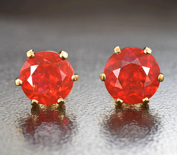 Золото Пусеты с ограненными мексиканскими опалами 1,91 карата 