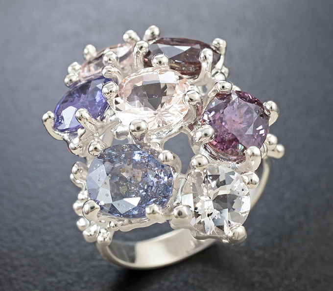 Серебро 925 Кольцо с сапфирами со сменой цвета 7,1 карата и морганитами