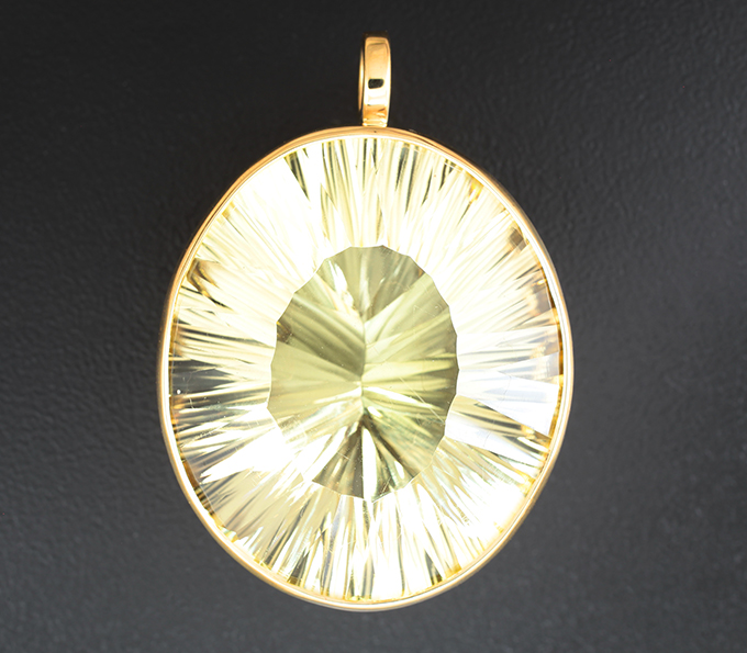 Золото Кулон с чистейшим лимонным цитрином лазерной огранки 88,37 карата