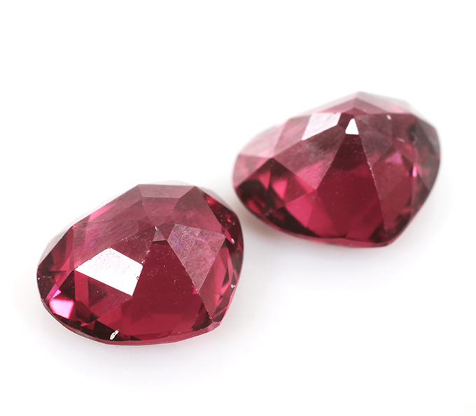 Пара чистейших родолитов 4,69 карата