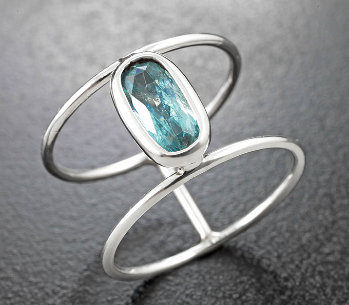 Серебро 925 Кольцо с апатитом 1,35 карата