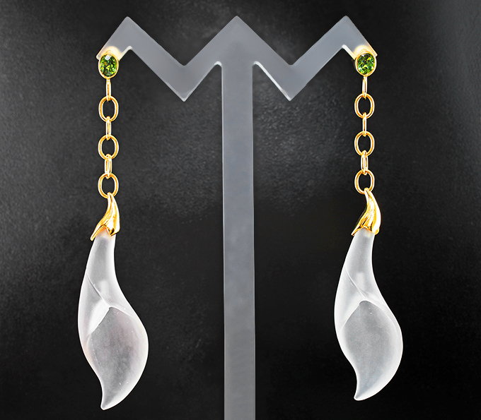 Золото Серьги с резным бесцветным кварцем 58,03 карата и демантоидами гранатами