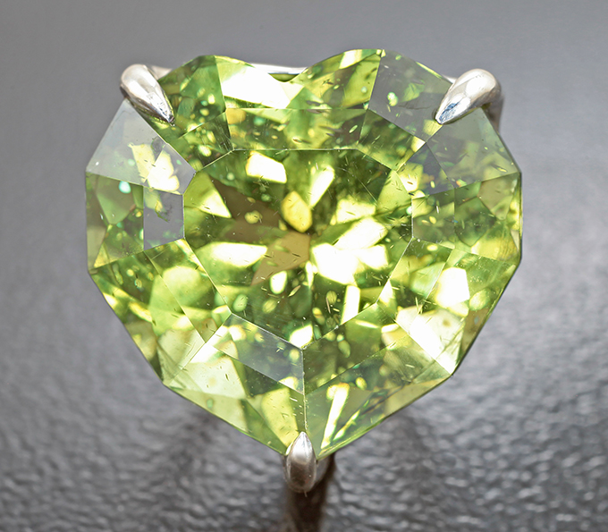 Серебро 925 Кулон с полихромным апатитом авторской огранки 19,02 карата