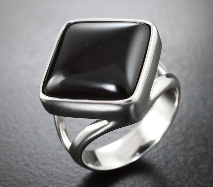 Серебро 925 Кольцо с обсидианом 9,75 карата