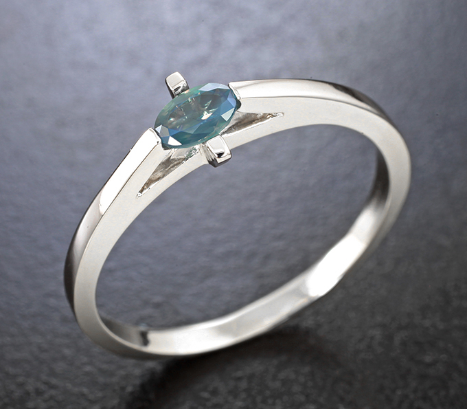 Золото Кольцо с уральским александритом высокой чистоты 0,27 карата