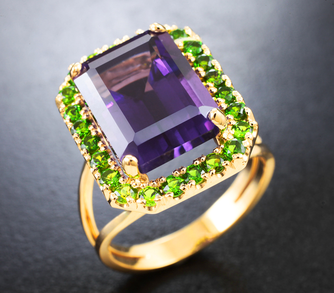 Золото Кольцо с чистейшим уругвайским аметистом 7,63 карата и диопсидами