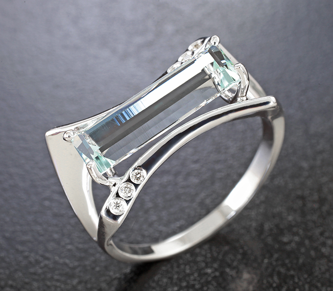 Золото Кольцо с зеленым бериллом топовой огранки 2 карата и бриллиантами