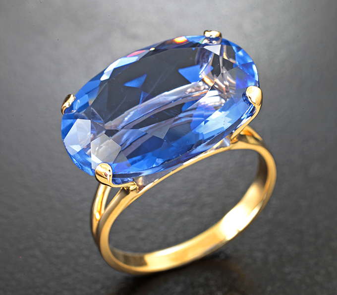 Золото Кольцо с крупным флюоритом со сменой цвета 17,3 карата