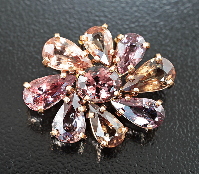 Золото Кулон с гранатами со сменой цвета 7,24 карата