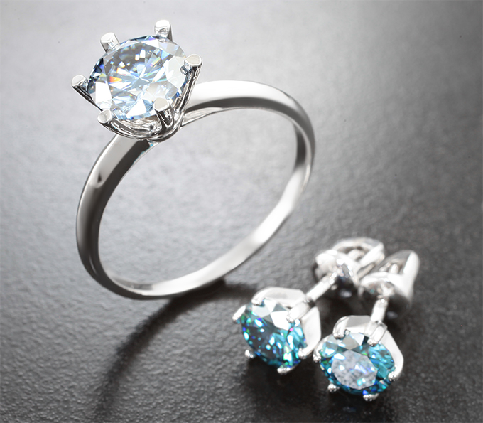 Золото Комплект с муассанитами 3,82 карата