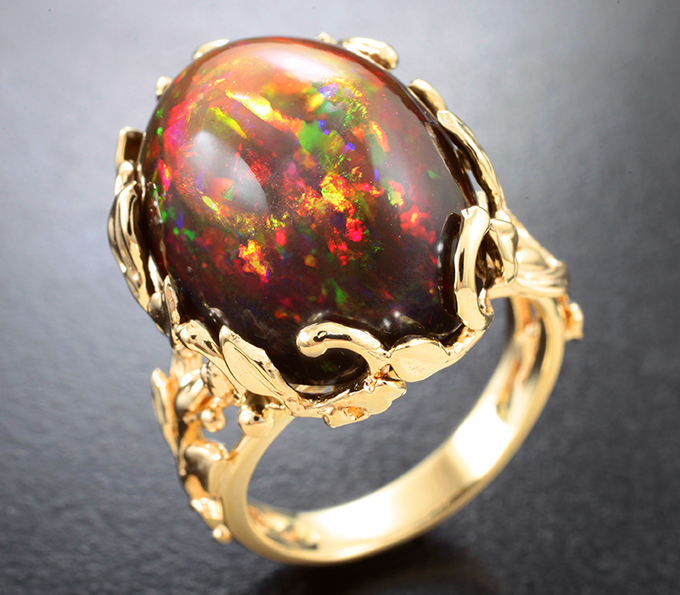 Золото Кольцо с кристаллическим черным опалом 17,14 карата