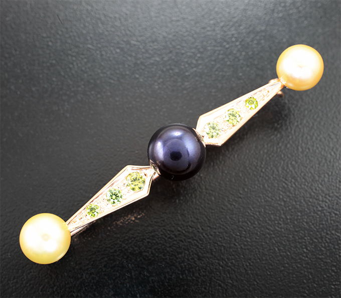 Серебро 925 Брошь с цветным морским жемчугом 14,56 карата и уральскими демантоидами