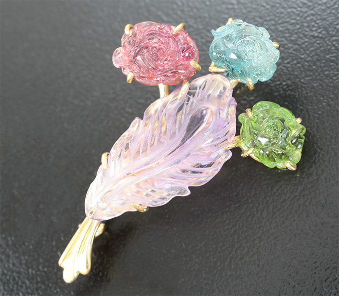 Серебро 925 Брошь с резным аметистом 8,64 карата и разноцветными турмалинами 6,12 карата