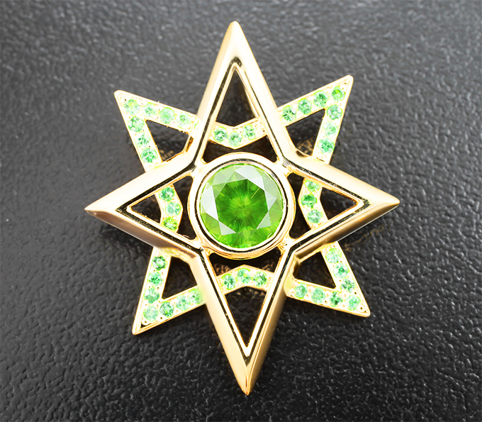 Золото Кулон с уральским демантоидом 1,51 карата и цаворитами 