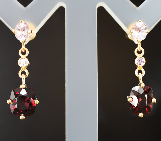 Золото Серьги с красными шпинелями 2,37 карата и розовыми сапфирами 0,7 карата