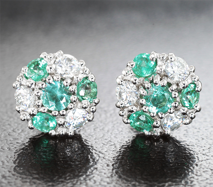 Золото Серьги с уральскими изумрудами 0,58 карата и муассанитами