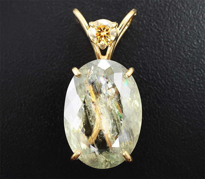 Серебро 925 Кулон с диаспором 21 карат и муассанитом