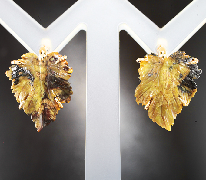 Золото Серьги с резной океанической яшмой 10,7 карата