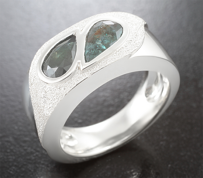 Серебро 925 Кольцо с уральскими александритами 1,74 карата