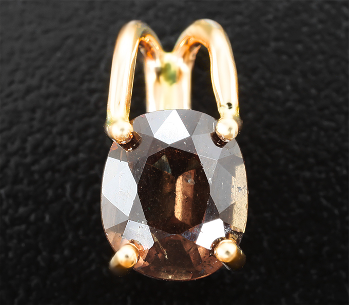 Золото Кулон с редким гранатом со сменой цвета 2,34 карата