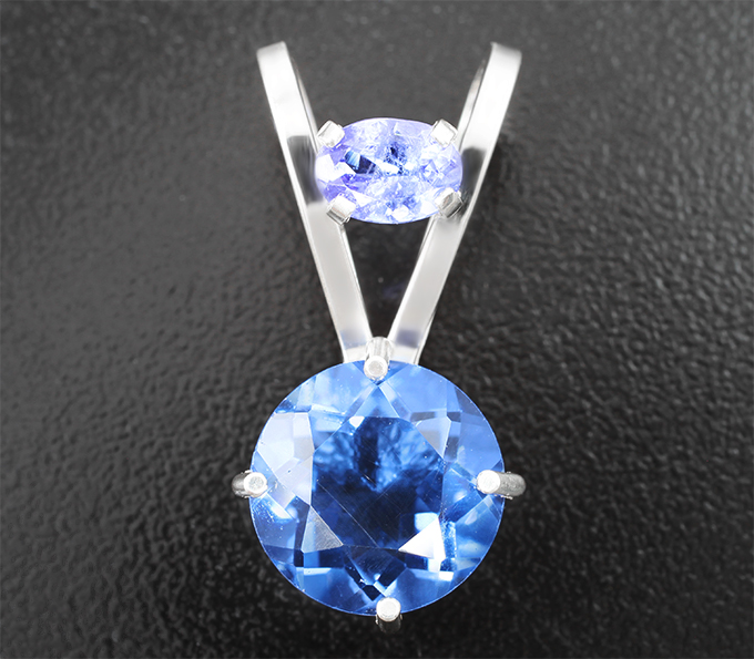 Серебро 925 Кулон с флюоритом со сменой цвета 8,05 карата и танзанитом 0,86 карата