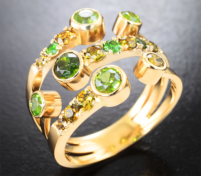 Золото Кольцо с уральскими демантоидами 2,47 карата