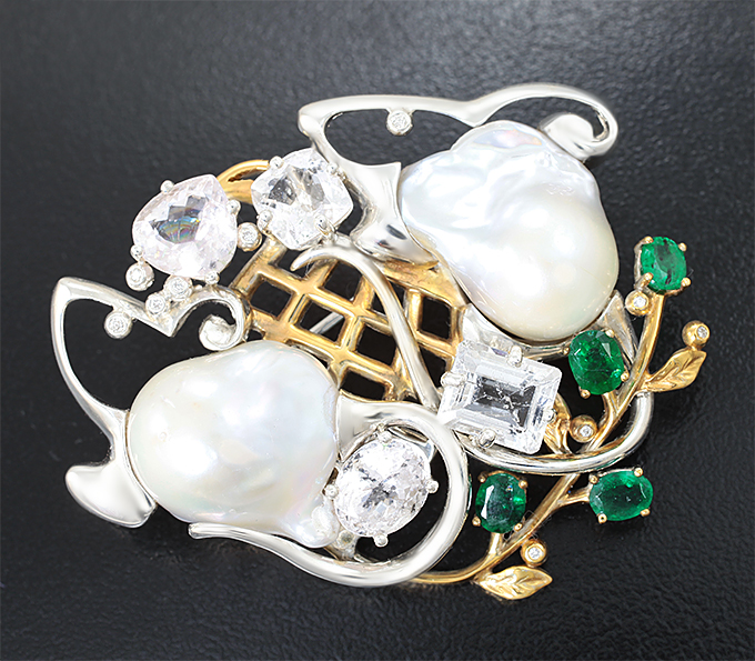 Серебро 925 Брошь c морским жемчугом барокко 37,58 карата, морганитами пастельных оттенков, изумрудами и бриллиантами! 