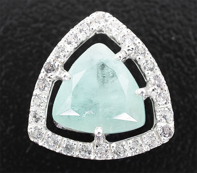 Серебро 925 Кулон с уральским изумрудом 1,66 карата и лейкосапфирами