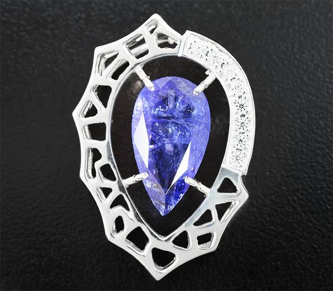 Серебро 925 Кулон с танзанитом 5,21 карата и лейкосапфирами