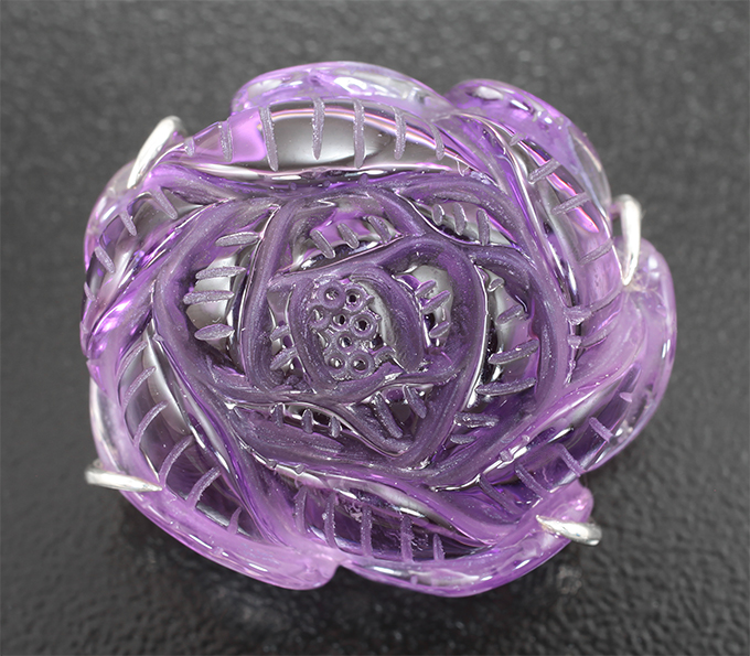 Серебро 925 Брошь с резным аметистом 61,91 карата