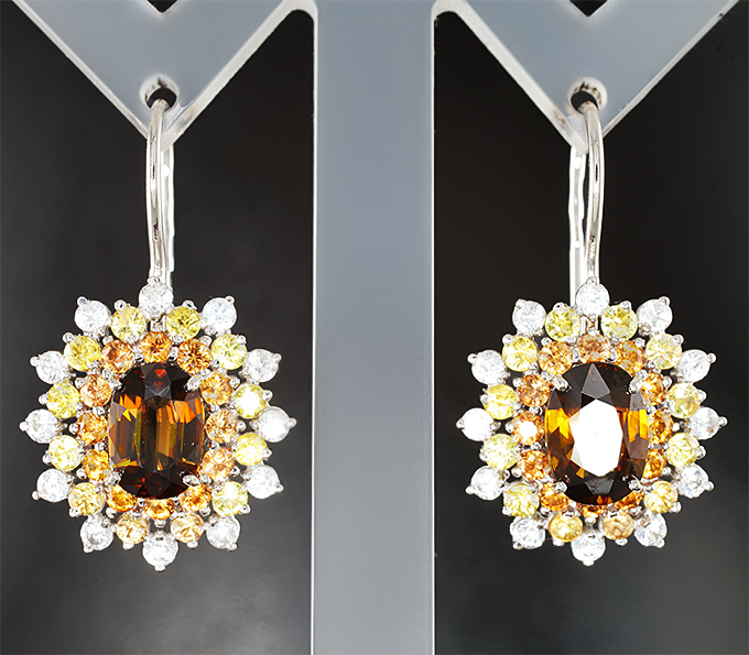 Золото Серьги  со сфенами 3,66 карата и разноцветными сапфирами