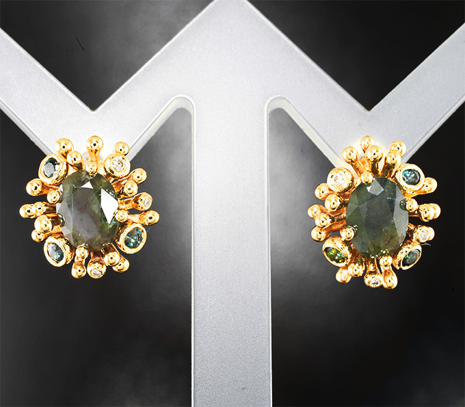 Золото Серьги с уральскими александритами 3,69 карата и бриллиантами