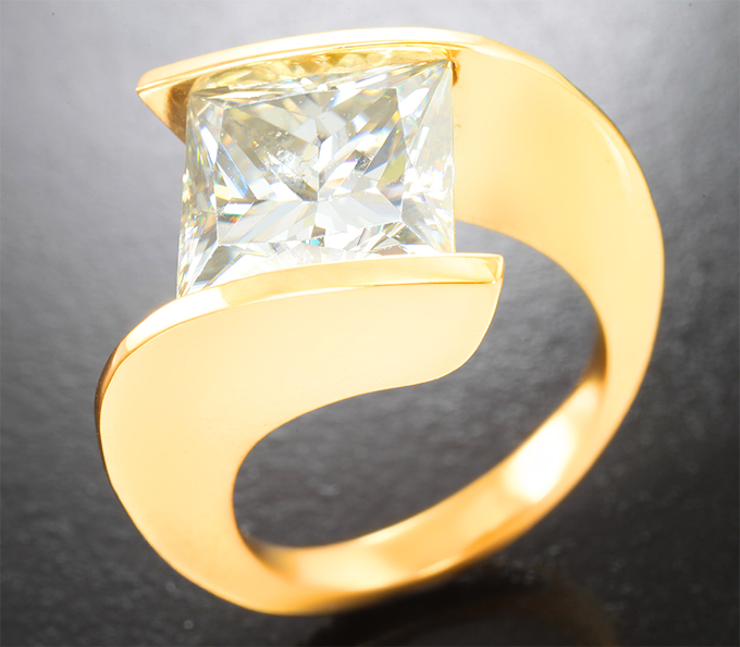 Серебро 925 Кольцо с бесцветным муассанитом топовой огранки 5,88 карата