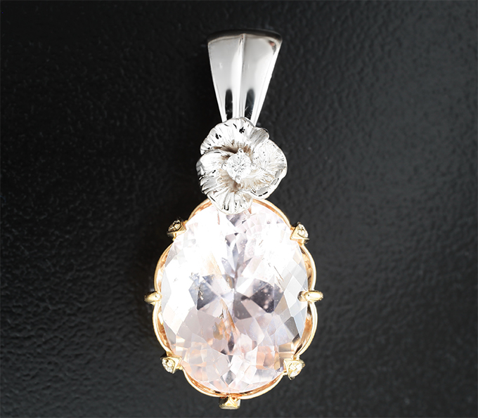 Золото Кулон с морганитом 8,56 карата и бриллиантами