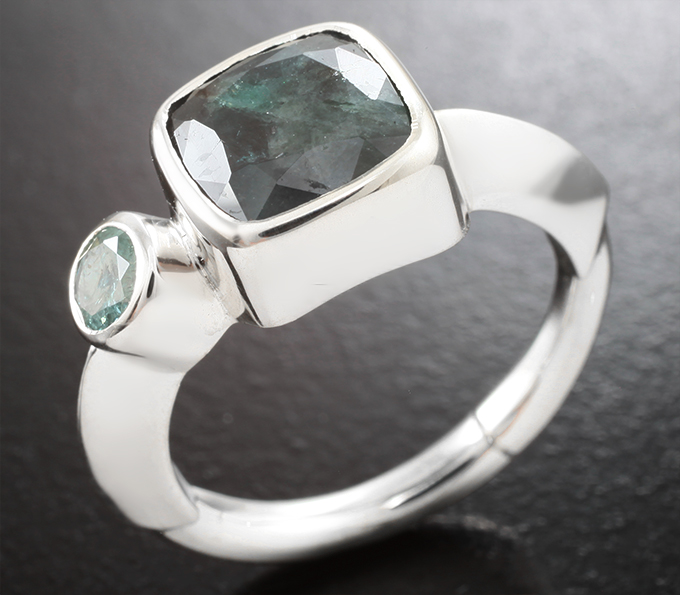 Серебро 925 Кольцо с уральскими александритами 3,69 карата