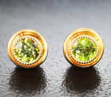 Пусеты с демантоидами золотисто-зеленого цвета 0,72 карата