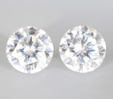Пара бесцветных муассанитов топовой огранки 1,99 карата