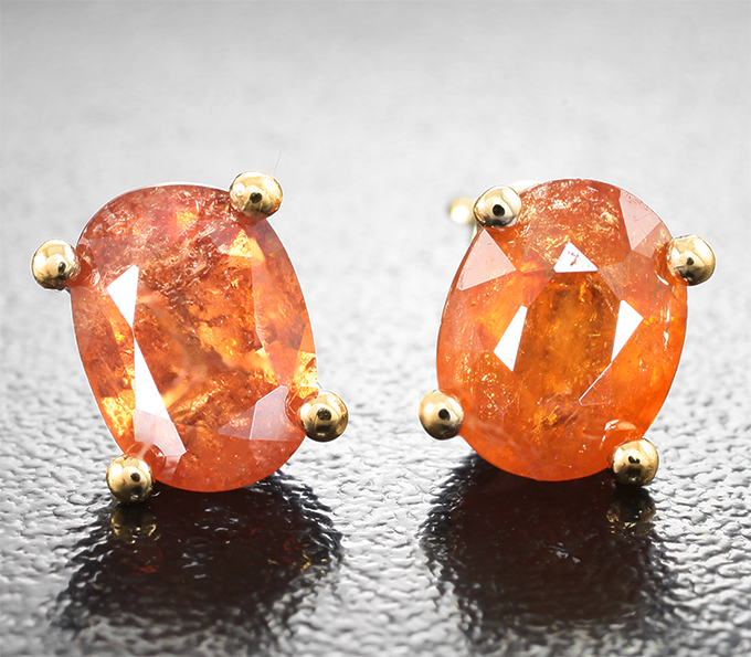 Пусеты со спессартинами 4,87 карата