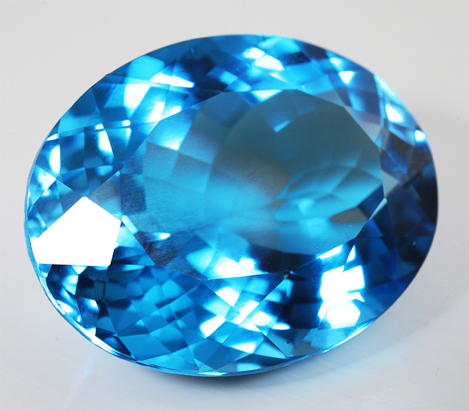 Крупный! Чистейший Swiss Blue топаз 60,53 карата
