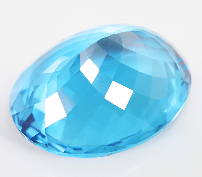 Крупный! Чистейший Swiss Blue топаз 60,53 карата