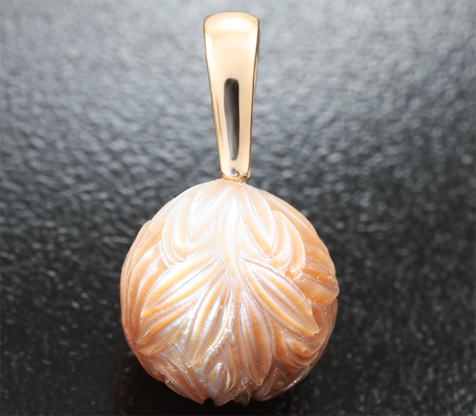 Золото Кулон с резной жемчужиной Edison 9,4 карата