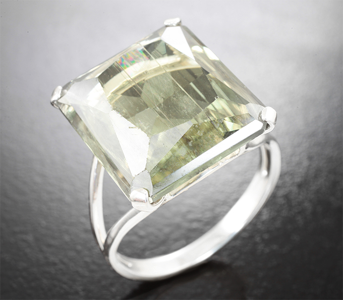 Серебро 925 Кольцо с крупным диаспором со сменой цвета 14,04 карата