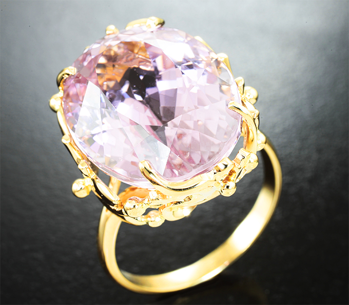 Золото Кольцо с чистейшим кунцитом 21,11 карата