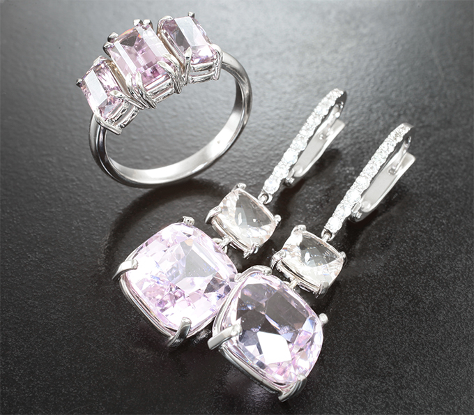 Золото Комплект с кунцитами 18,44 карата, диаспорами и морганитами