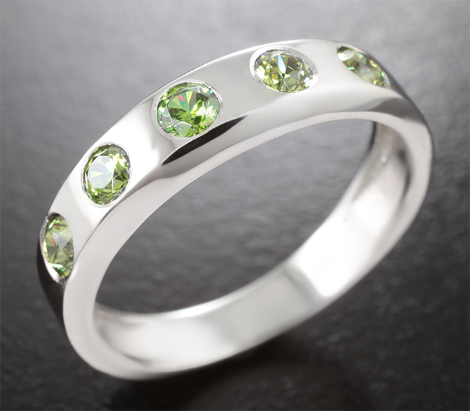 Золото Кольцо с уральскими демантоидами гранатами 0,65 карата 