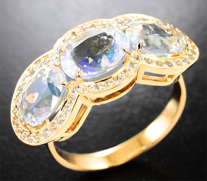 Золото Кольцо с ограненными лунными камнями 3,83 карата и лейкосапфирами